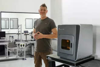 Boston Micro Fabrication dévoile une série d'imprimantes 3D hybrides de micro-précision "premières du genre"