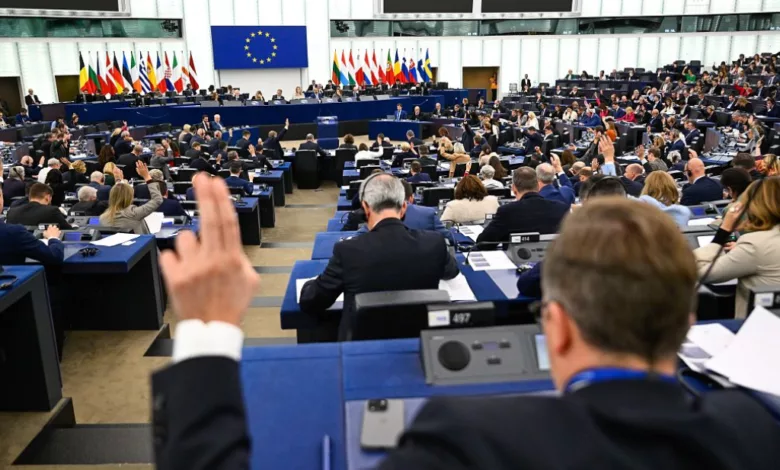 Vue du Parlement Européen lors d'un vote législatif sur des réglementations MedTech